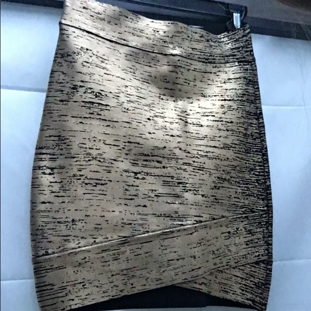 New BCBGMaxAzria Sylvia Gold Foil Bandage Mini Skirt